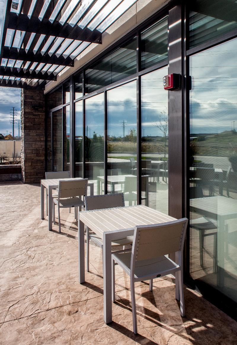 Holiday Inn Express East Peoria - Riverfront By Ihg Exterior photo